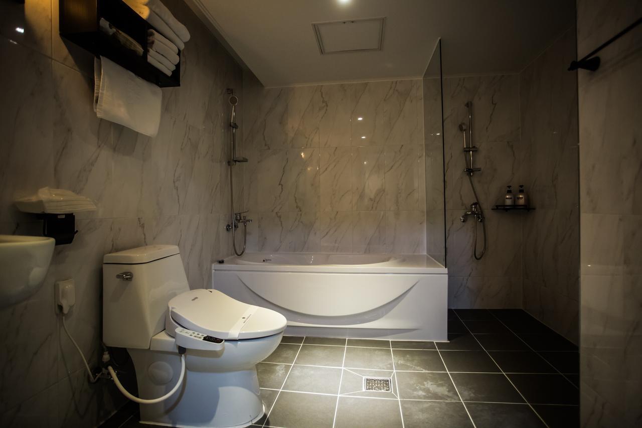 Gallery Tourist Hotel Cheongju Exterior photo