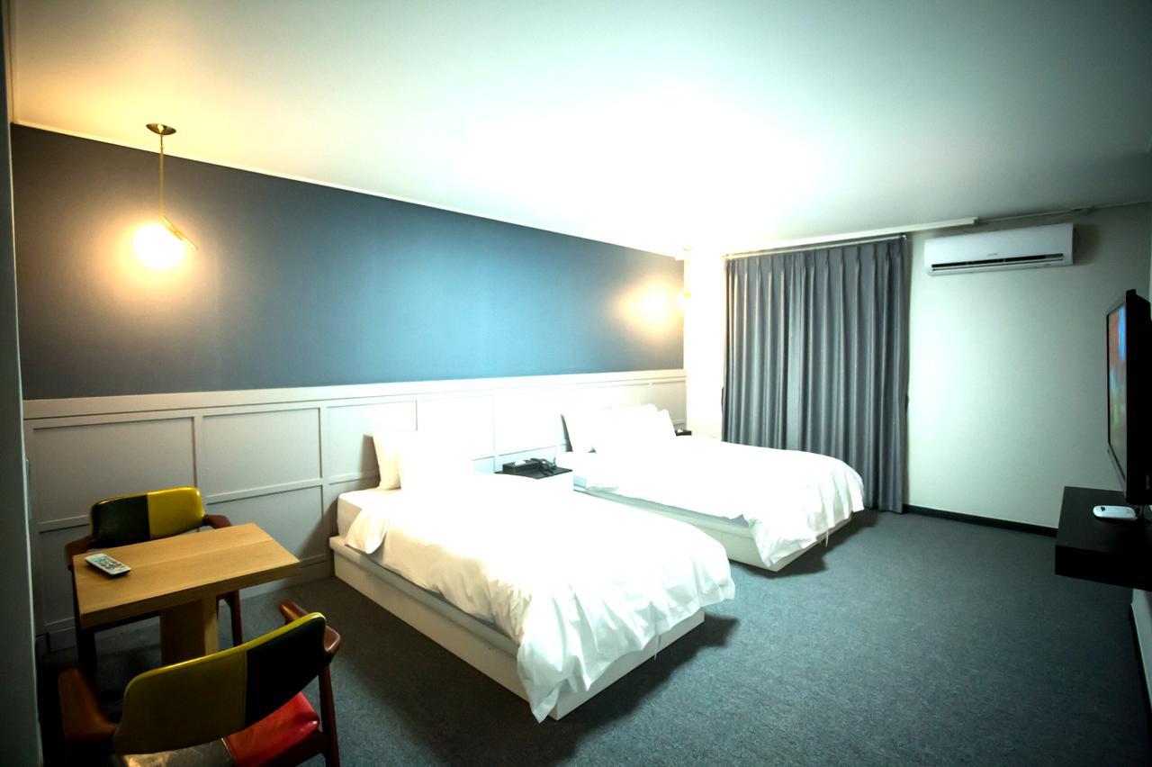 Gallery Tourist Hotel Cheongju Exterior photo