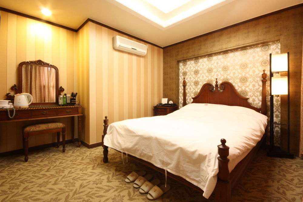 Gallery Tourist Hotel Cheongju Exterior photo